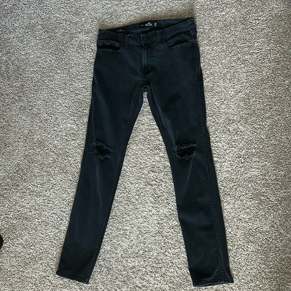 Hollister Denim - Hollister Super Skinny Distress
Black Denim Size 32